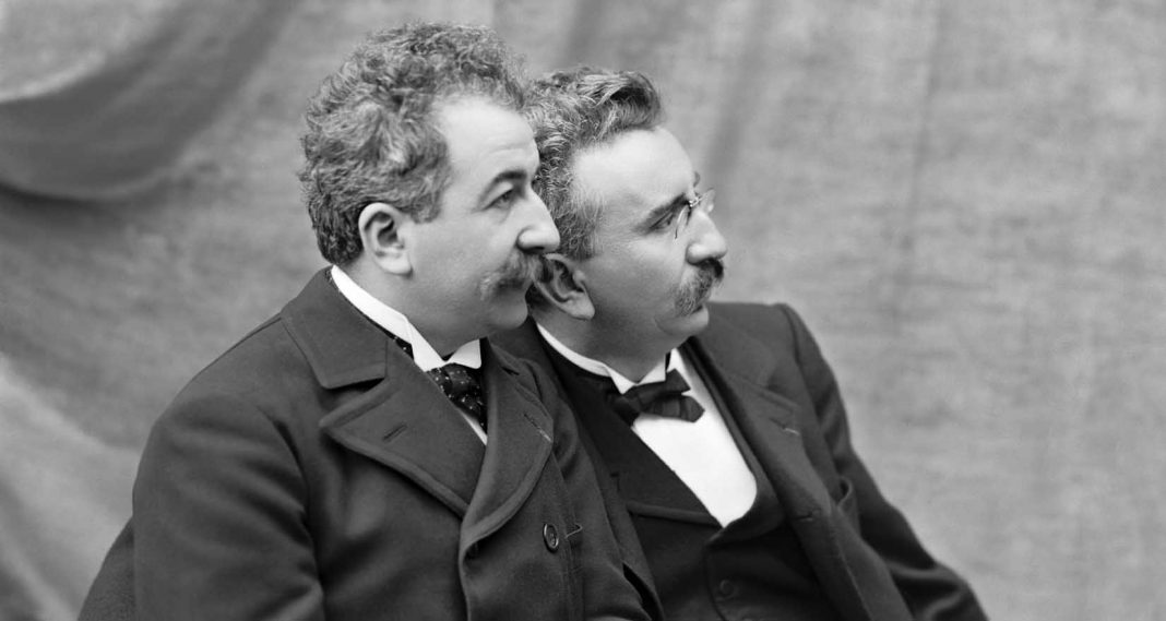 The Lumière Brothers: Origin Of Cinema (Cinematographe) - Animaders