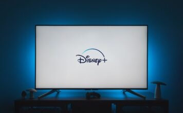 Disney+ Unveils ‘Yellow Mirror’: The Simpsons’ Dark Tech Anthology Explores AI and Reality Alt text image for Simpsons Yellow Mirror