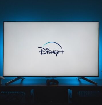 Disney+ Unveils ‘Yellow Mirror’: The Simpsons’ Dark Tech Anthology Explores AI and Reality Alt text image for Simpsons Yellow Mirror