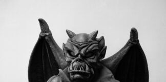 Gargoyles Animated Series Roosting Once More? Disney Revival Rumors Take Flight! Alt text image for Gargoyles animated series
