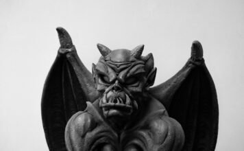 Gargoyles Animated Series Roosting Once More? Disney Revival Rumors Take Flight! Alt text image for Gargoyles animated series