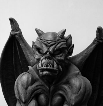 Gargoyles Animated Series Roosting Once More? Disney Revival Rumors Take Flight! Alt text image for Gargoyles animated series